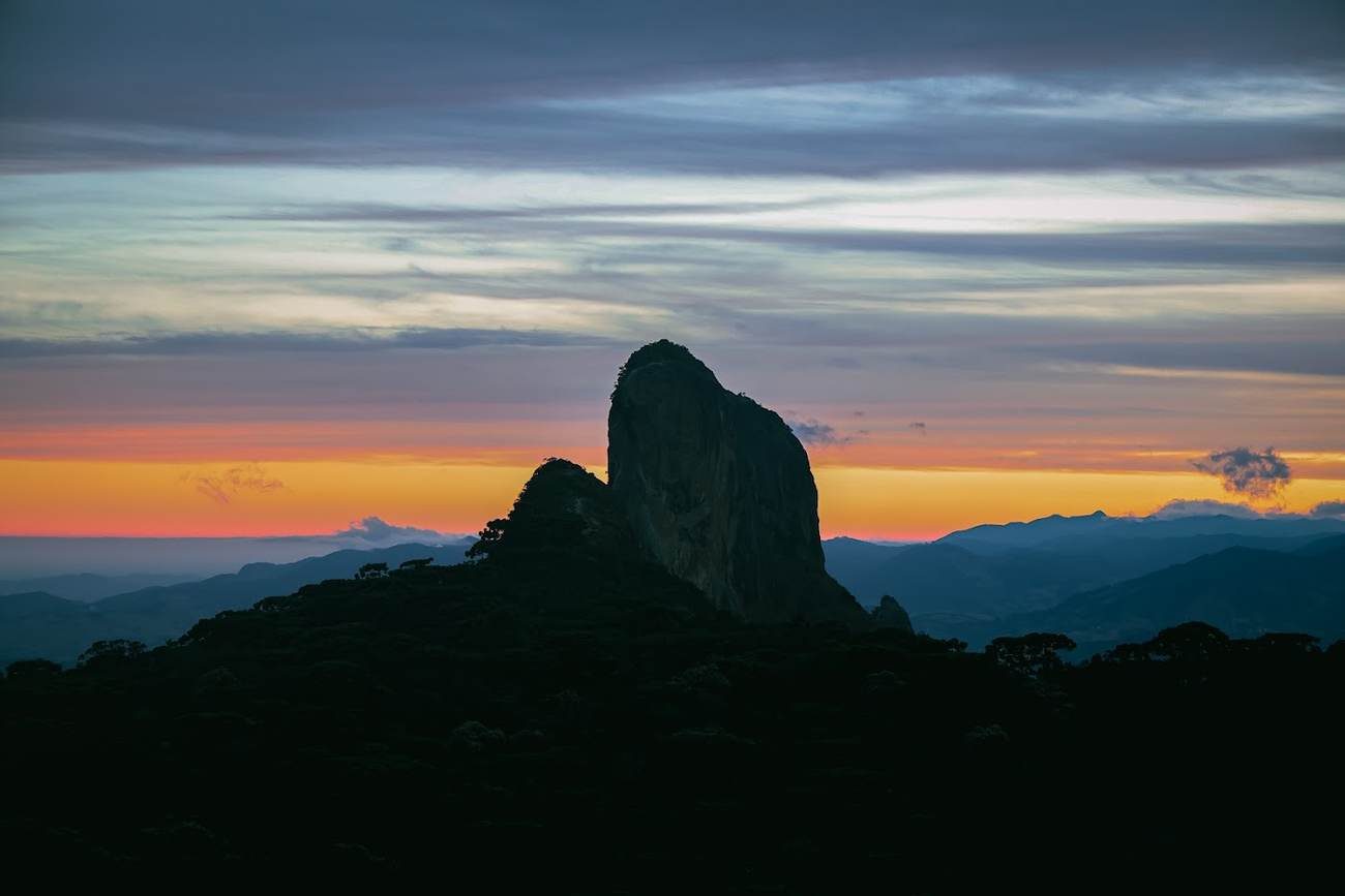Serra ao pôr do sol, imagem do site da Makali